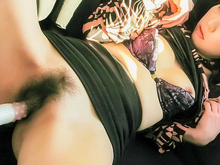 Japanese vibrator pleasures in Sweetie's ride